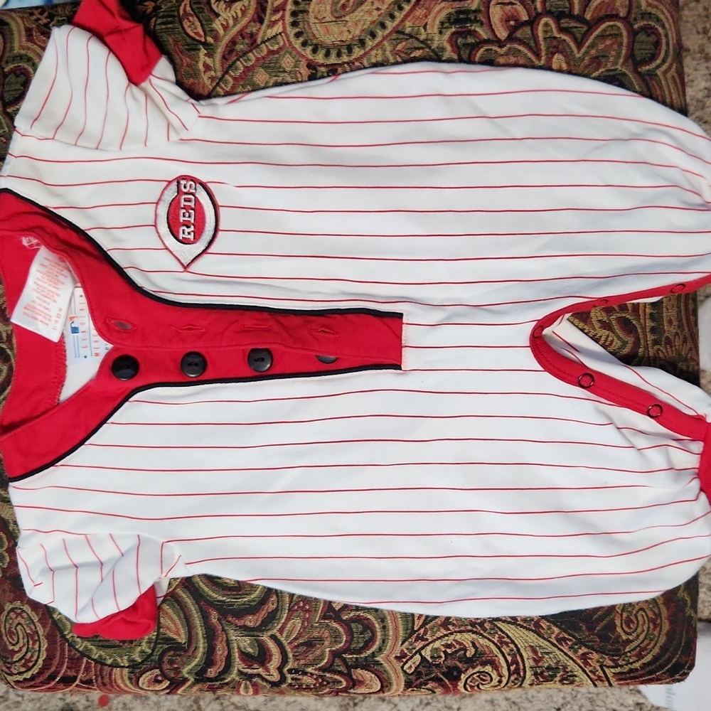 baby cincinnati reds jersey onesie